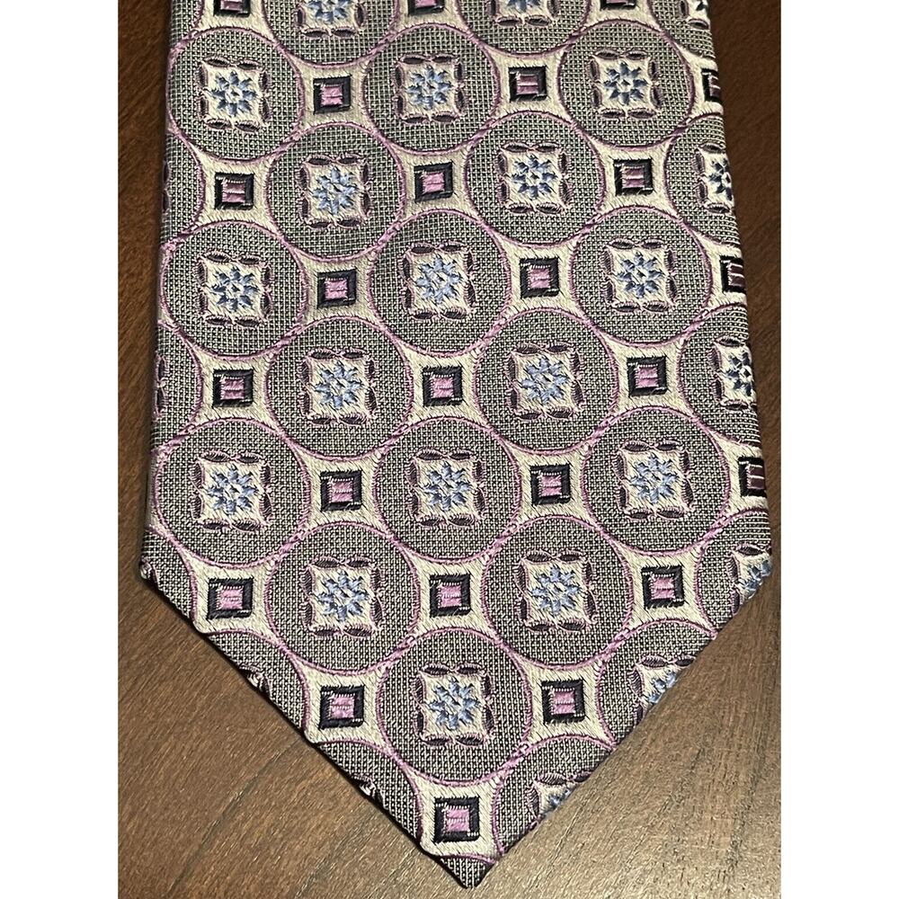 Dona Pink Gray Hand Made 100% Silk Men’s Neck Tie Made In China